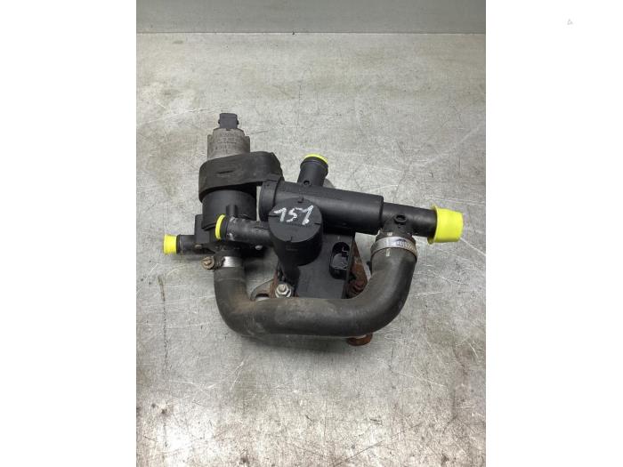 Begagnade Extra vattenpump Mercedes Vito (639.6) 2.2 111 CDI 16V Pris € 36,30 Inklusive moms erbjuds av Gebr Opdam B.V.