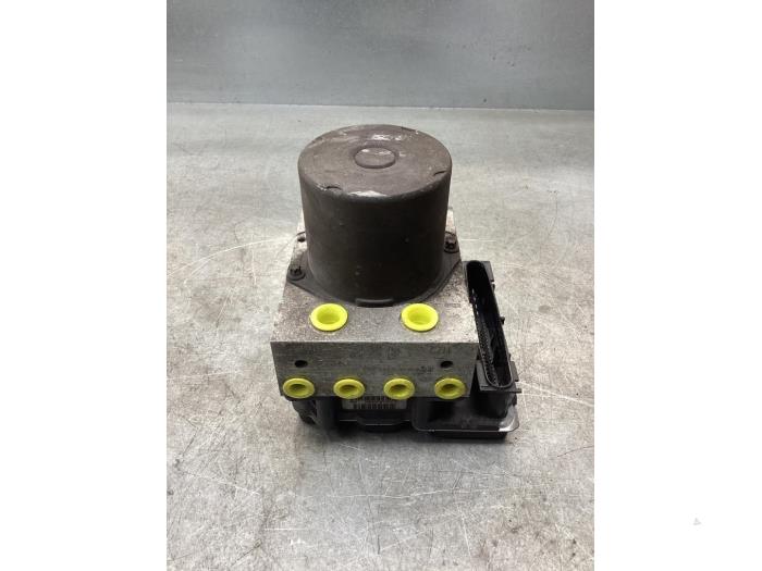 Begagnade ABS-pump Mercedes Vito (639.6) 2.2 111 CDI 16V Pris € 181,50 Inklusive moms erbjuds av Gebr Opdam B.V.