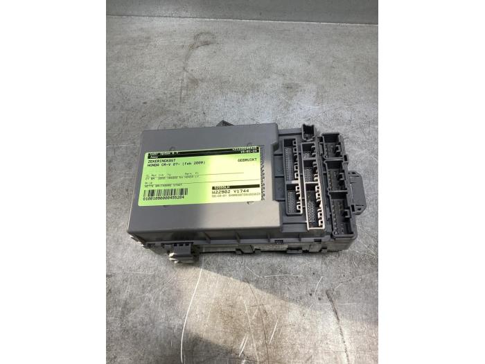 Begagnade Säkringsbox Honda CR-V (RE/RM) 2.0 16V Pris € 75,00 Marginaltabell erbjuds av Gebr Opdam B.V.