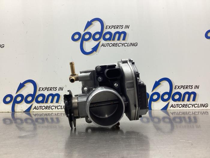 Usagé Boitier papillon Volkswagen Golf IV (1J1) 1.8 20V Prix € 72,00 Règlement à la marge proposé par Gebr Opdam B.V.