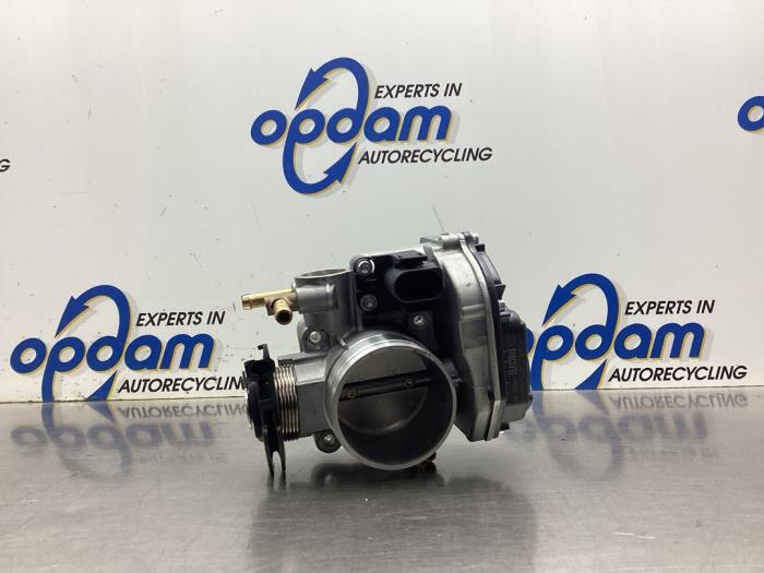 Usagé Boitier papillon Volkswagen Golf IV (1J1) 2.0 Prix € 72,00 Règlement à la marge proposé par Gebr Opdam B.V.