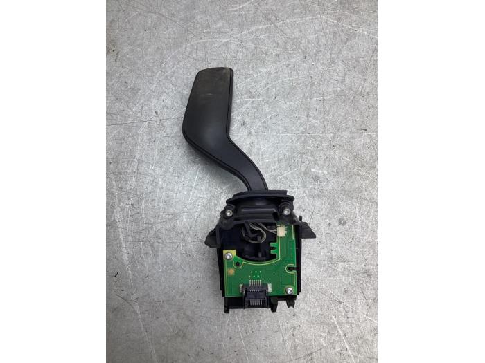Indicator switch from a Ford Fiesta 7 1.1 Ti-VCT 12V 85 2019