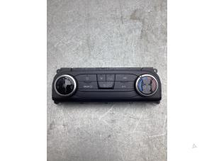 Usados Panel de control de calefacción Ford Fiesta 7 1.1 Ti-VCT 12V 85 Precio € 100,00 Norma de margen ofrecido por Gebr Opdam B.V.