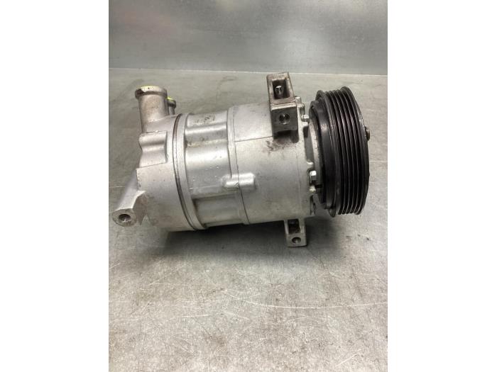 Air conditioning pump from a Opel Vectra C GTS 1.8 16V 2006
