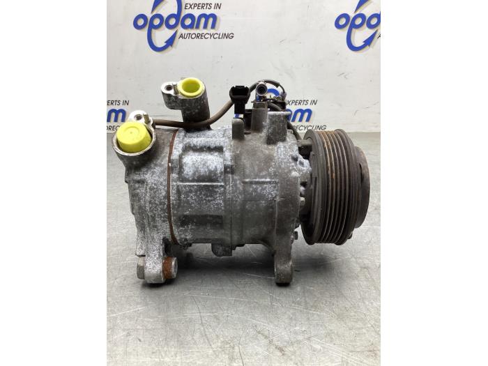 Air conditioning pump from a BMW 3 serie (F30) 320i 2.0 16V 2012