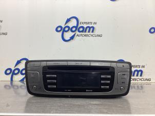 Used Radio CD player Peugeot 107 1.0 12V Price € 150,00 Margin scheme offered by Gebr Opdam B.V.