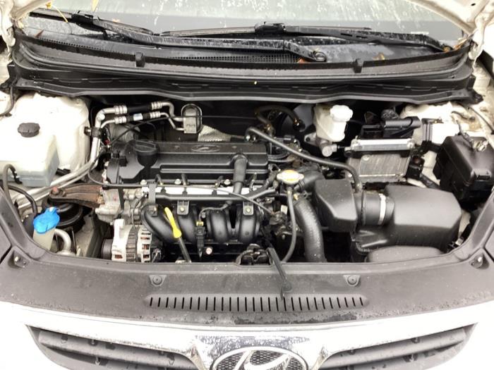 Używane Pompa ABS Hyundai i20 1.2i 16V Cena € 90,00 Procedura marży oferowane przez Gebr Opdam B.V.
