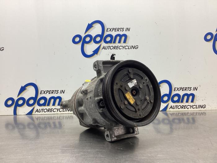 Usagé Pompe clim Fiat Stilo (192A/B) 1.6 16V 3-Drs. Prix € 40,00 Règlement à la marge proposé par Gebr Opdam B.V.