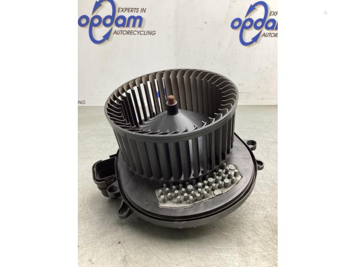 Motor de ventilador de calefactor de un BMW 3 serie (F30) 320i 2.0 16V 2012