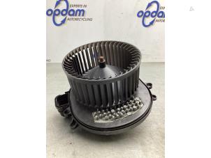 Usados Motor de ventilador de calefactor BMW 3 serie (F30) 320i 2.0 16V Precio € 80,00 Norma de margen ofrecido por Gebr Opdam B.V.