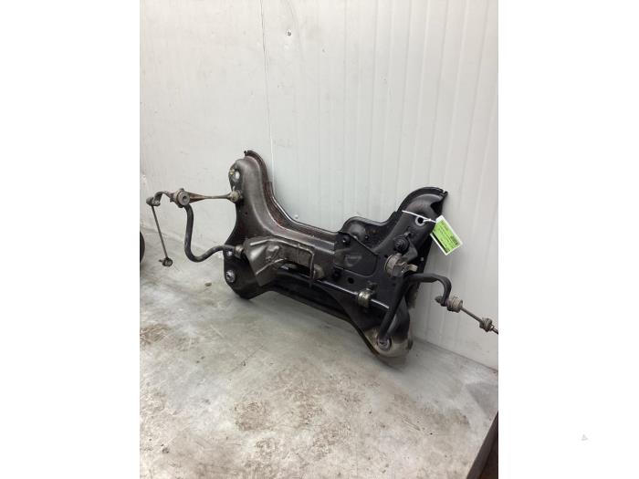 Subframe from a Renault Trafic (1FL/2FL/3FL/4FL) 1.6 dCi 125 Twin Turbo 2018