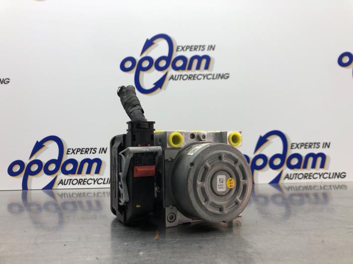Begagnade ABS-pump Audi A3 Sportback (8VA/8VF) 1.4 TFSI 16V e-tron Pris € 225,00 Marginaltabell erbjuds av Gebr Opdam B.V.