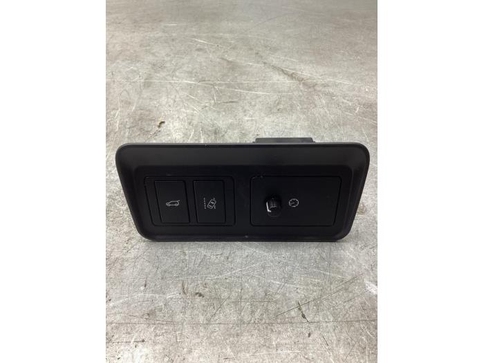 Używane Sciemniacz kokpitowy Landrover Discovery Sport (LC) 2.0 Si4 16V Cena € 25,00 Procedura marży oferowane przez Gebr Opdam B.V.