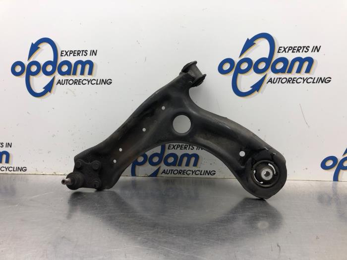 Front lower wishbone, left from a Volkswagen Polo V (6R) 1.0 TSI 12V BlueMotion 2017