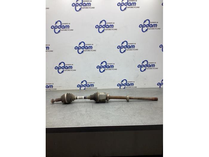 Front drive shaft, right from a Land Rover Discovery Sport (LC) 2.0 Si4 16V 2018