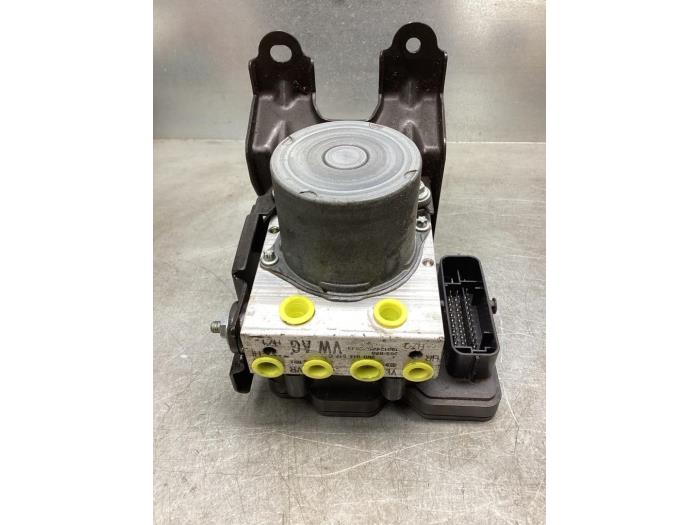 Usagé Pompe ABS Volkswagen Crafter (SY) 2.0 TDI FWD Prix € 272,25 Prix TTC proposé par Gebr Opdam B.V.