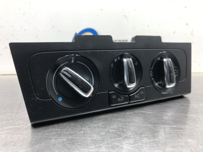 Heater control panel from a Volkswagen Polo V (6R) 1.2 TDI 12V BlueMotion 2013