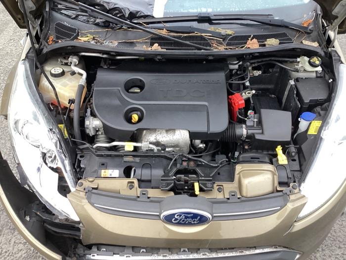 Caja de cambios de un Ford Fiesta 6 (JA8) 1.6 TDCi 16V ECOnetic 2012