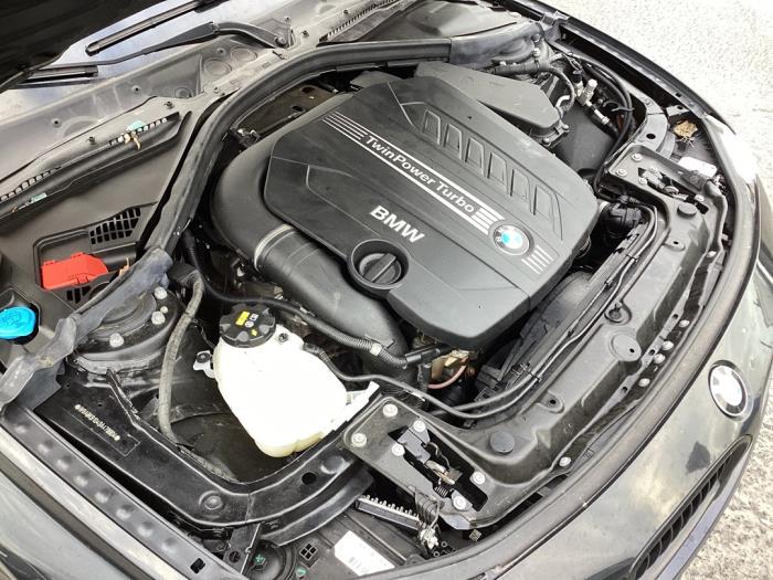 Engine BMW 3 serie Touring 330d xDrive 3.0 24V - N57D30A