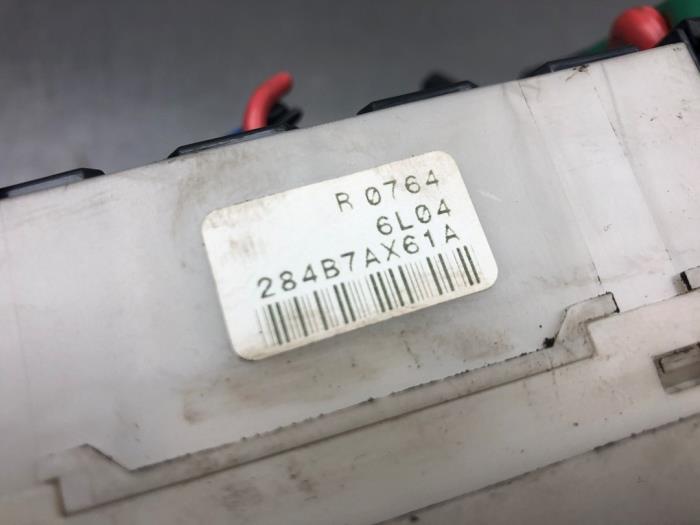 Fuse box from a Nissan Note (E11) 1.4 16V 2008