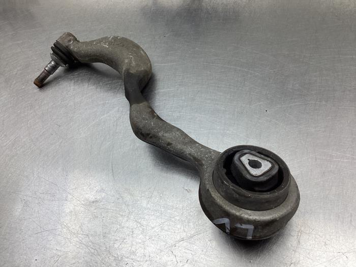 Front lower wishbone, left from a BMW 3 serie (E90) 318i 16V 2007