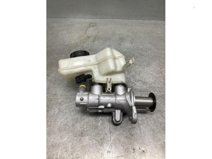 Master cylinder from a Volkswagen Polo VI (AW1) 2.0 GTI Turbo 16V 2018