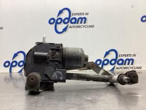 Used Wiper motor + mechanism Volkswagen Touran (1T1/T2) 2.0 TDI 16V 140 Price € 60,00 Margin scheme offered by Gebr Opdam B.V.