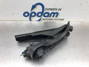Used Accelerator pedal Volkswagen Passat (3C2) 2.0 FSI 16V Price € 50,00 Margin scheme offered by Gebr Opdam B.V.