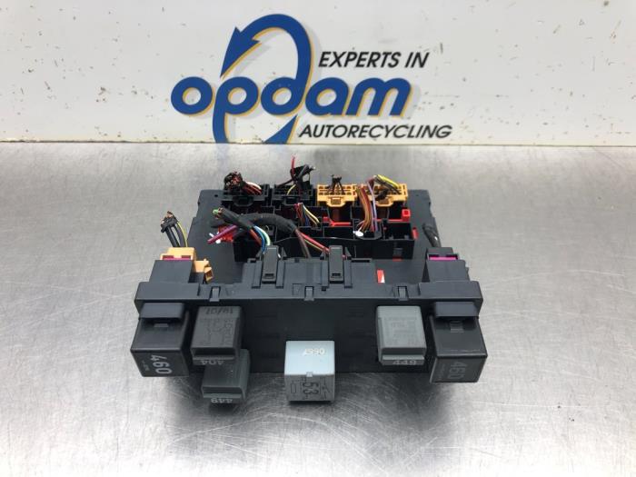Used Body control computer Volkswagen Passat (3C2) 2.0 FSI 16V Price € 90,00 Margin scheme offered by Gebr Opdam B.V.