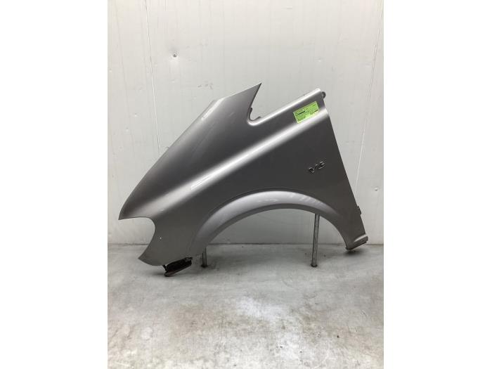 Front wing, left from a Mercedes-Benz Viano (639) 3.0 CDI V6 24V 2008