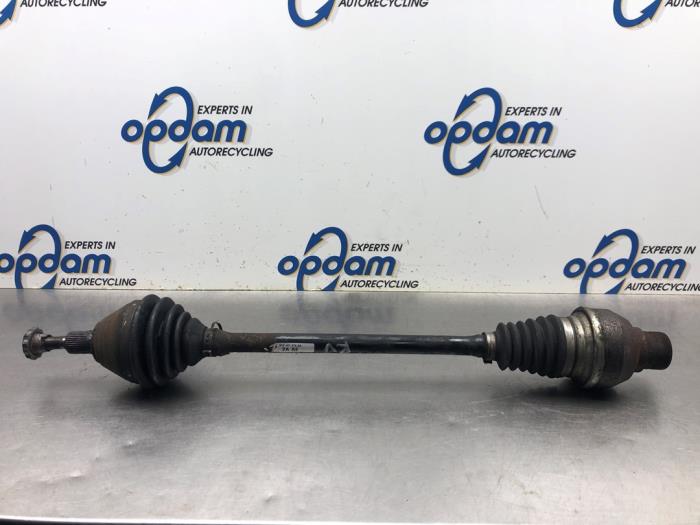 Front drive shaft, right from a Volkswagen Polo V (6R) 1.4 TDI 12V 90 2016