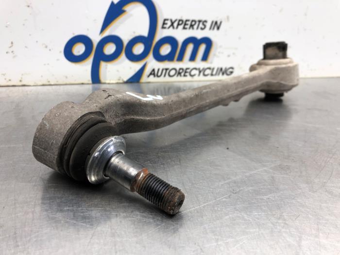 Front lower wishbone, left from a BMW 3 serie (E90) 318i 16V 2009