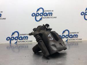 Used Rear brake calliper, left Seat Leon (5FB) 1.4 TSI 16V Price € 60,00 Margin scheme offered by Gebr Opdam B.V.