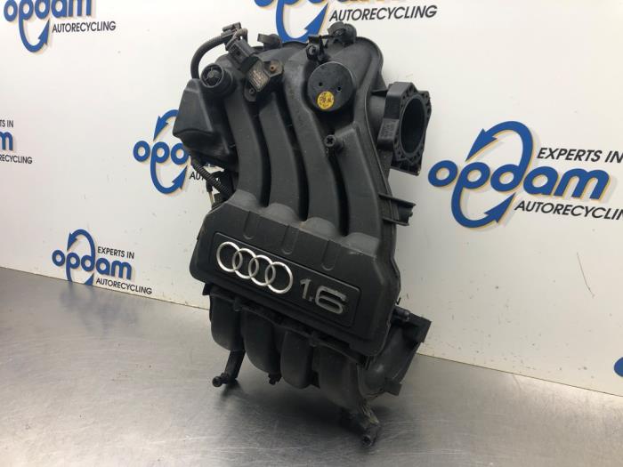 Intake manifold from a Audi A3 (8P1) 1.6 2003