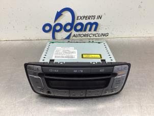Usagé Radio/Lecteur CD Toyota Aygo (B10) 1.0 12V VVT-i Prix € 75,00 Règlement à la marge proposé par Gebr Opdam B.V.