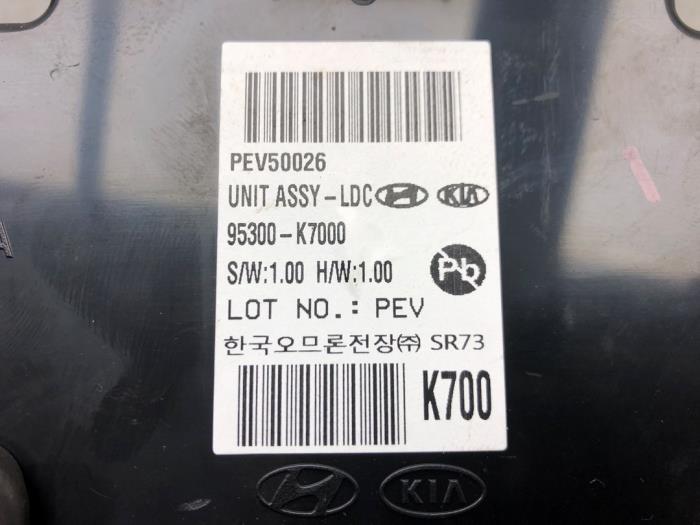 DC/CD converter from a Hyundai i10 1.0 12V 2020