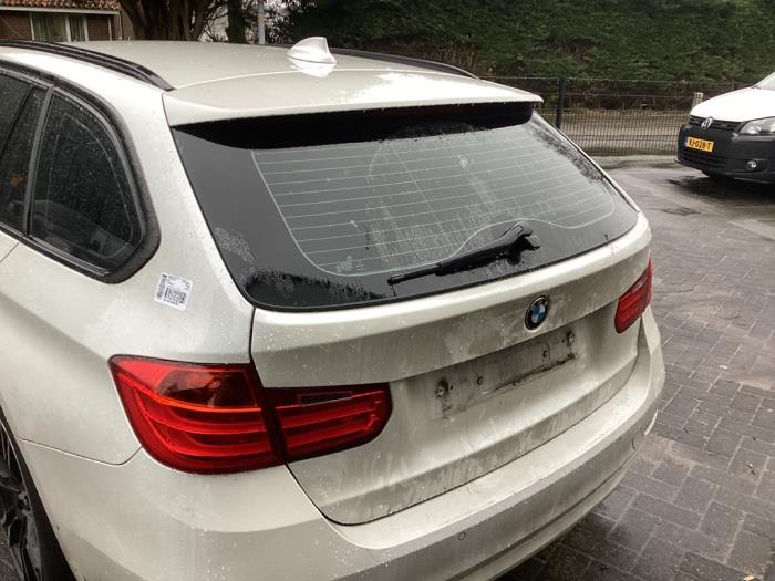 Tailgate from a BMW 3 serie Touring (F31) 318d 2.0 16V 2014