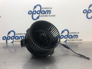 Usados Motor de ventilador de calefactor Opel Zafira (M75) 1.8 16V Ecotec Precio € 50,00 Norma de margen ofrecido por Gebr Opdam B.V.