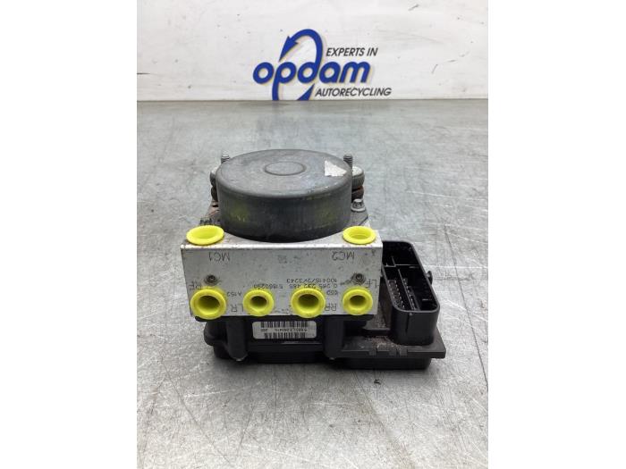 Używane Pompa ABS Fiat Punto Evo (199) 1.4 Cena € 60,00 Procedura marży oferowane przez Gebr Opdam B.V.