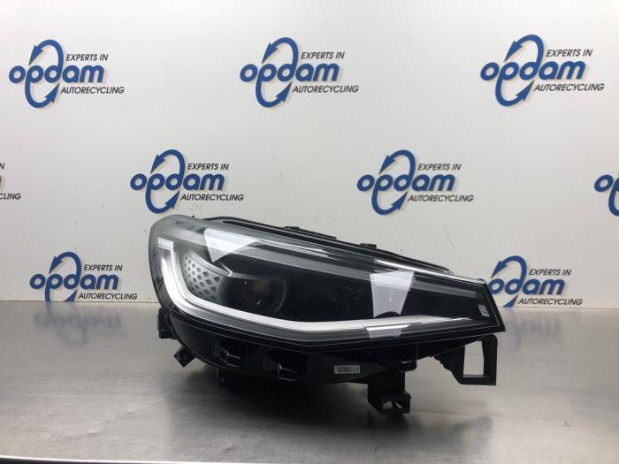 Używane Reflektor prawy Volkswagen ID.4 (E21) GTX 4Motion 77 kWh Cena € 300,00 Procedura marży oferowane przez Gebr Opdam B.V.
