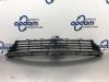 Bumper grille from a Toyota Auris Touring Sports (E18) 1.2 T 16V 2015
