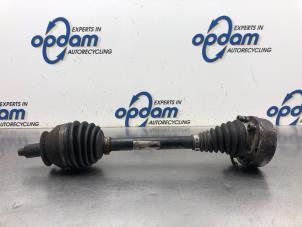 Usados Eje de transmisión izquierda delante Volkswagen Polo V (6R) 1.2 TDI 12V BlueMotion Precio € 50,00 Norma de margen ofrecido por Gebr Opdam B.V.