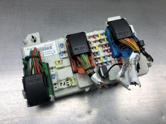 Fuse box Ford Focus 2 Wagon 1.6 16V - 1312610 FORD