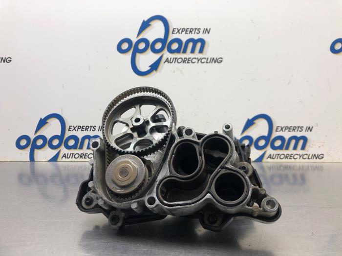 Usagé Pompe à eau Seat Leon ST (5FF) 1.4 TSI 16V Prix € 50,00 Règlement à la marge proposé par Gebr Opdam B.V.