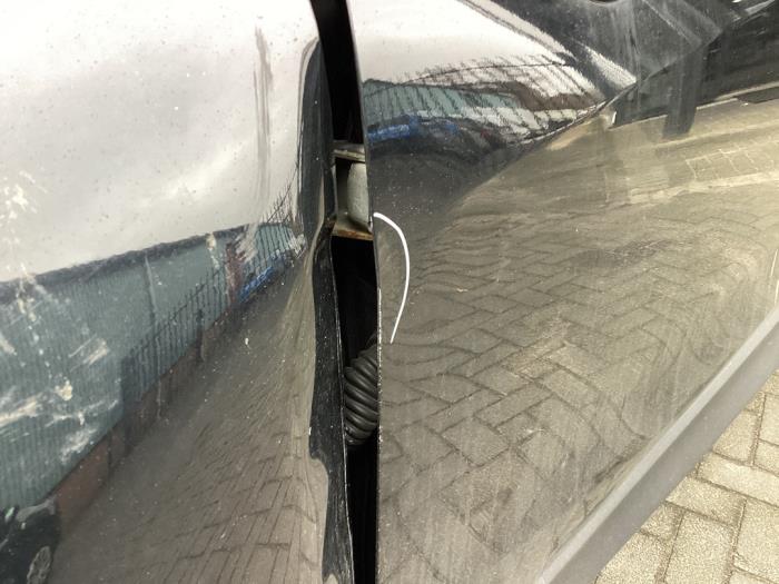 Tür 4-türig links vorne van een Mazda CX-5 (KE,GH) 2.0 SkyActiv-G 16V 2WD 2017