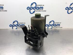 Used Power steering pump Volkswagen Polo IV (9N1/2/3) 1.2 12V Price € 150,00 Margin scheme offered by Gebr Opdam B.V.