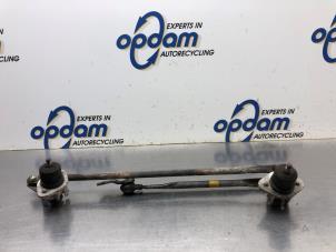 Used Wiper mechanism Mazda Demio (DW) 1.5 16V Price € 40,00 Margin scheme offered by Gebr Opdam B.V.