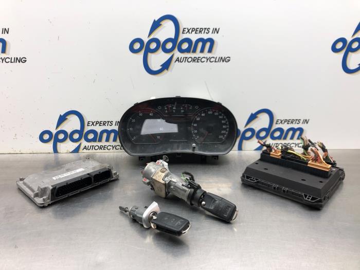 Set of cylinder locks (complete) from a Volkswagen Polo IV (9N1/2/3) 1.2 2007