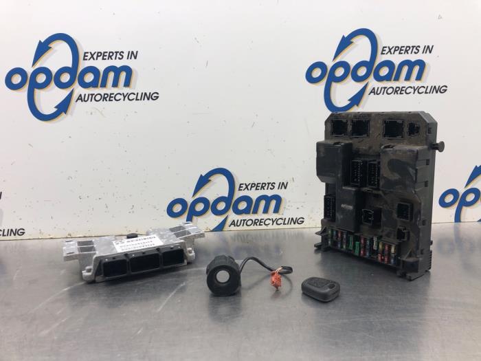 Used Engine management computer Peugeot 307 SW (3H) 2.0 16V Price € 270,00 Margin scheme offered by Gebr Opdam B.V.