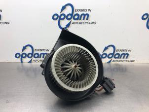 Usagé Ventilateur chauffage Skoda Fabia II (5J) 1.4i 16V Prix € 50,00 Règlement à la marge proposé par Gebr Opdam B.V.